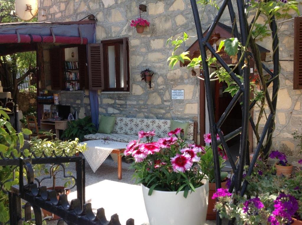 Yuekser Pansiyon Side Exterior foto